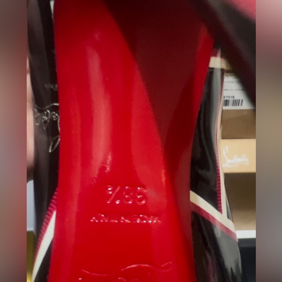 Christian Louboutin - Picture 3 of 4